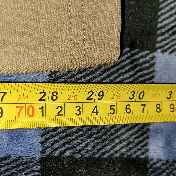 Cloudveil. Premium women's pants.  Cargo-style. Like-new.  Size 10 - Picture 5 of 16